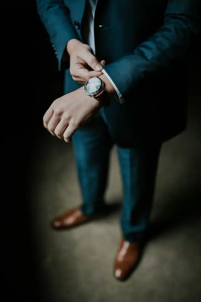 Man_watch_wrist