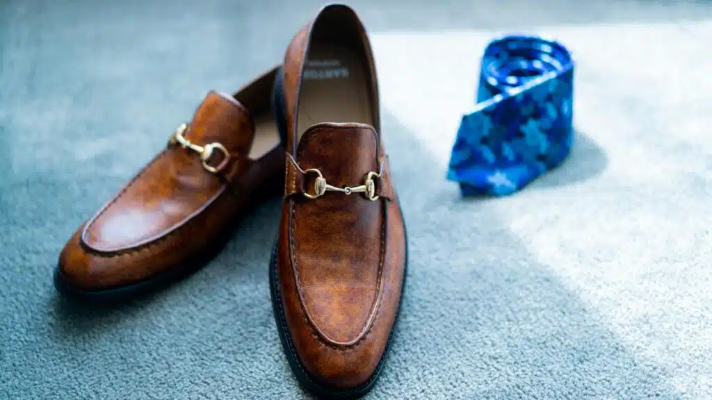 how to wear loafers men